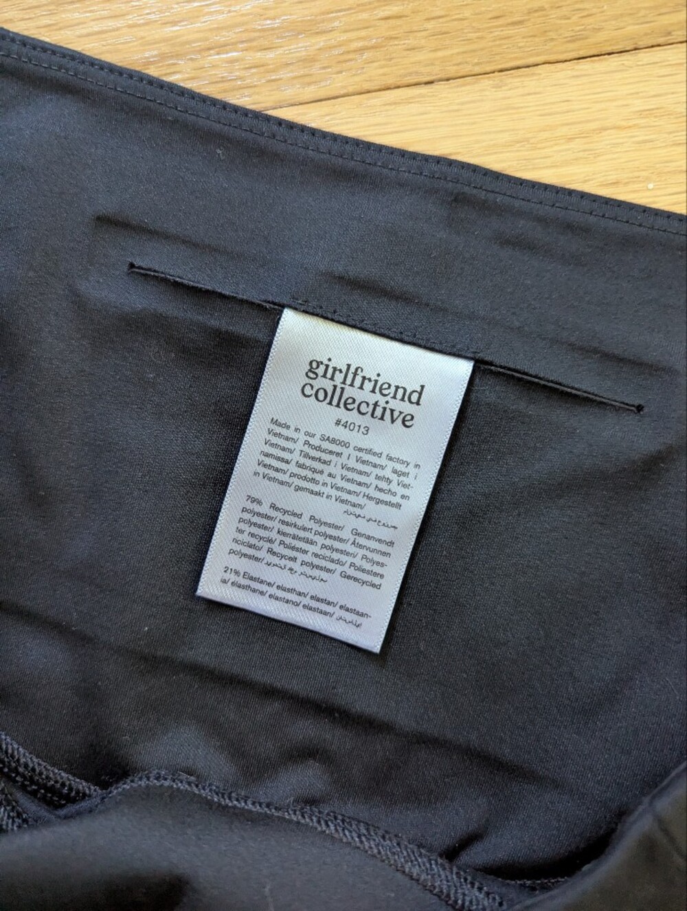 Girlfriend Collective 4.5" Bike Shorts - Picture 3 of 8